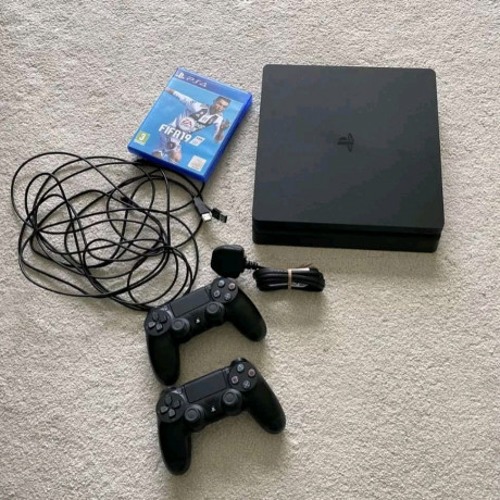 ps4-slim-big-0