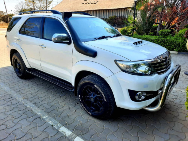 toyota-fortuner-for-sale-big-0