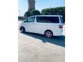 toyota-alphard-small-1