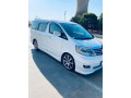 toyota-alphard-small-0