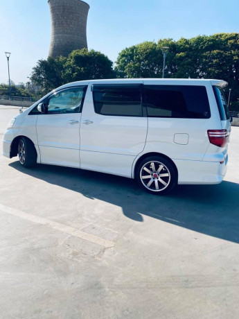 toyota-alphard-big-1