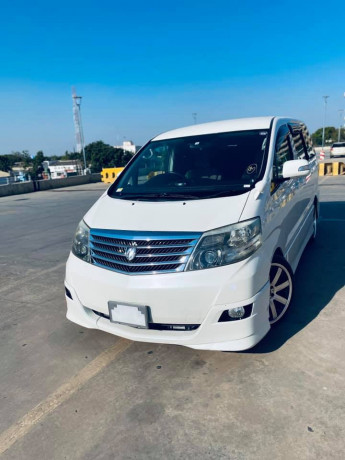 toyota-alphard-big-2