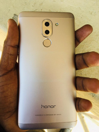 honor-phone-for-sale-lady-used-big-2